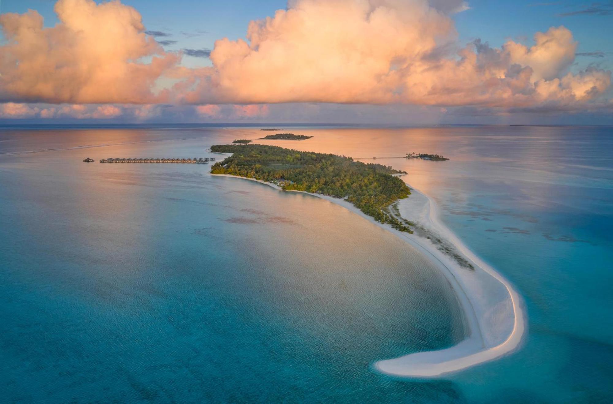 Villa Park Sun Island Resort - Complimentary One Way Domestic Transportation For Stays Of 7 Nights And More 01 April To 30 September 2025 Maamigili Island Bagian luar foto
